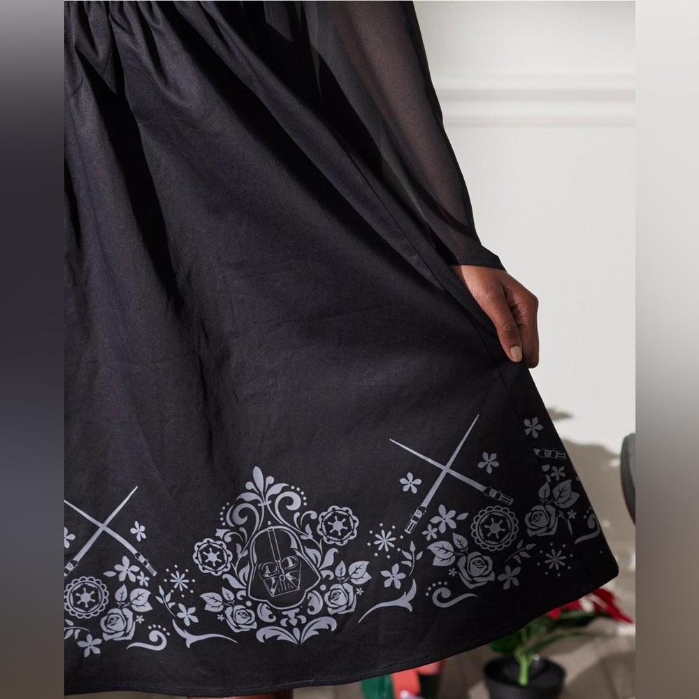 Her Universe Star Wars Darth Vader Cape Dress, Size M - Picture 6 of 8